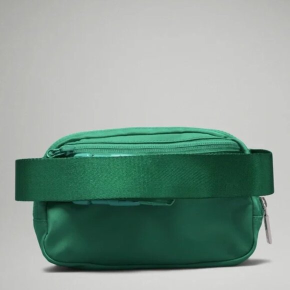 NWT 🍋 Emerald Ice Green LULULEMON ATHLETICA | Everywhere Belt Bag - Picture 5 of 11